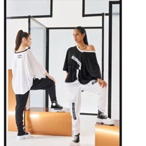 H4 brand new white funky top